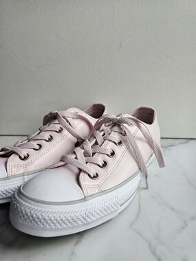 Women's Low-Top Pastel Pink Canvas Sneakers